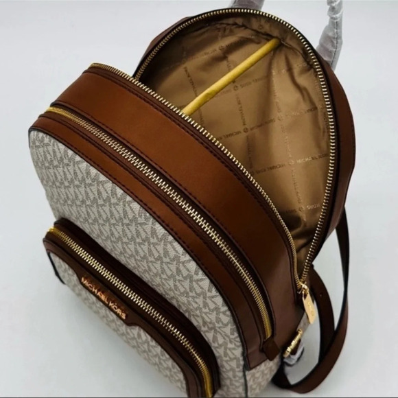Michael Kors Medium Jaycee Zip Packet Backpack & Trifold Wallet Vanilla/Brown - Picture 8 of 16